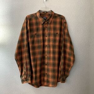 PATAGONIA button up shirt plaid long sleeves pockets men’s size Large